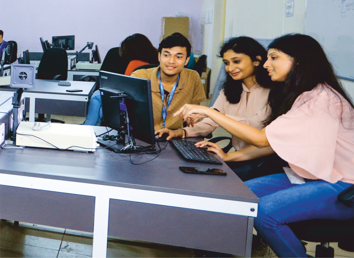 Computer Lab VIT Bhopal  - Best University in Central India -  CSE14